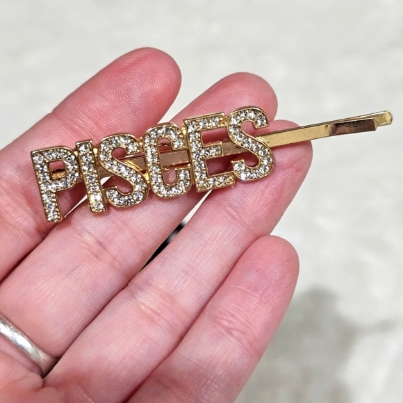Cielo ✦ Pisces Hair Pins ✦ Zodiac Rhinestone Set of 2 Silver Astrology Accessory - Picture 6 of 8